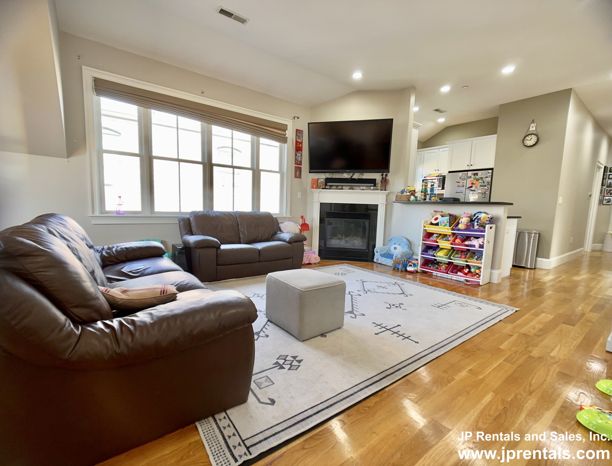 16 A Meehan St, Jamaica Plain