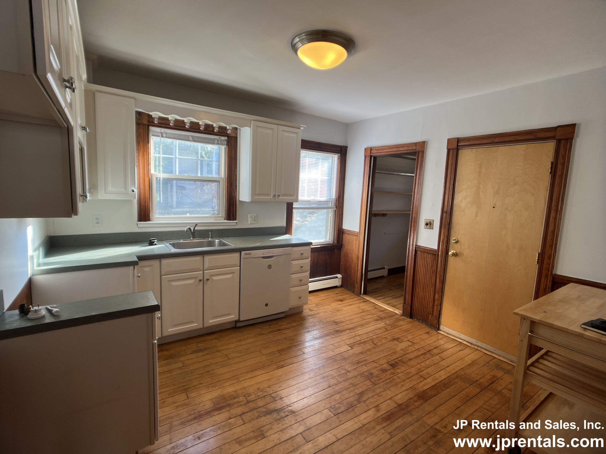 27 Rexhame St, Roslindale