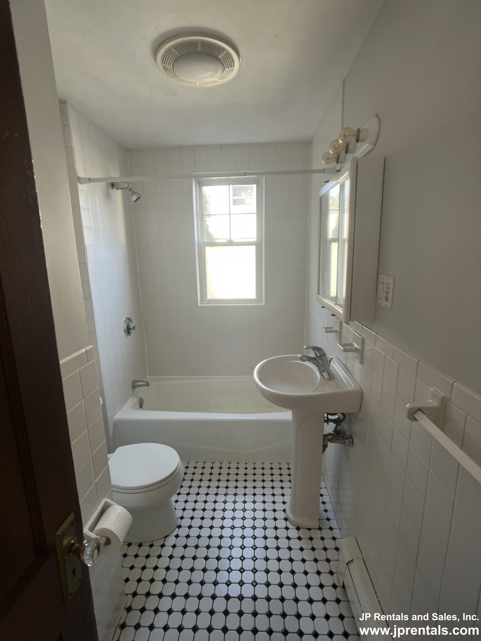 27 Rexhame St, Roslindale