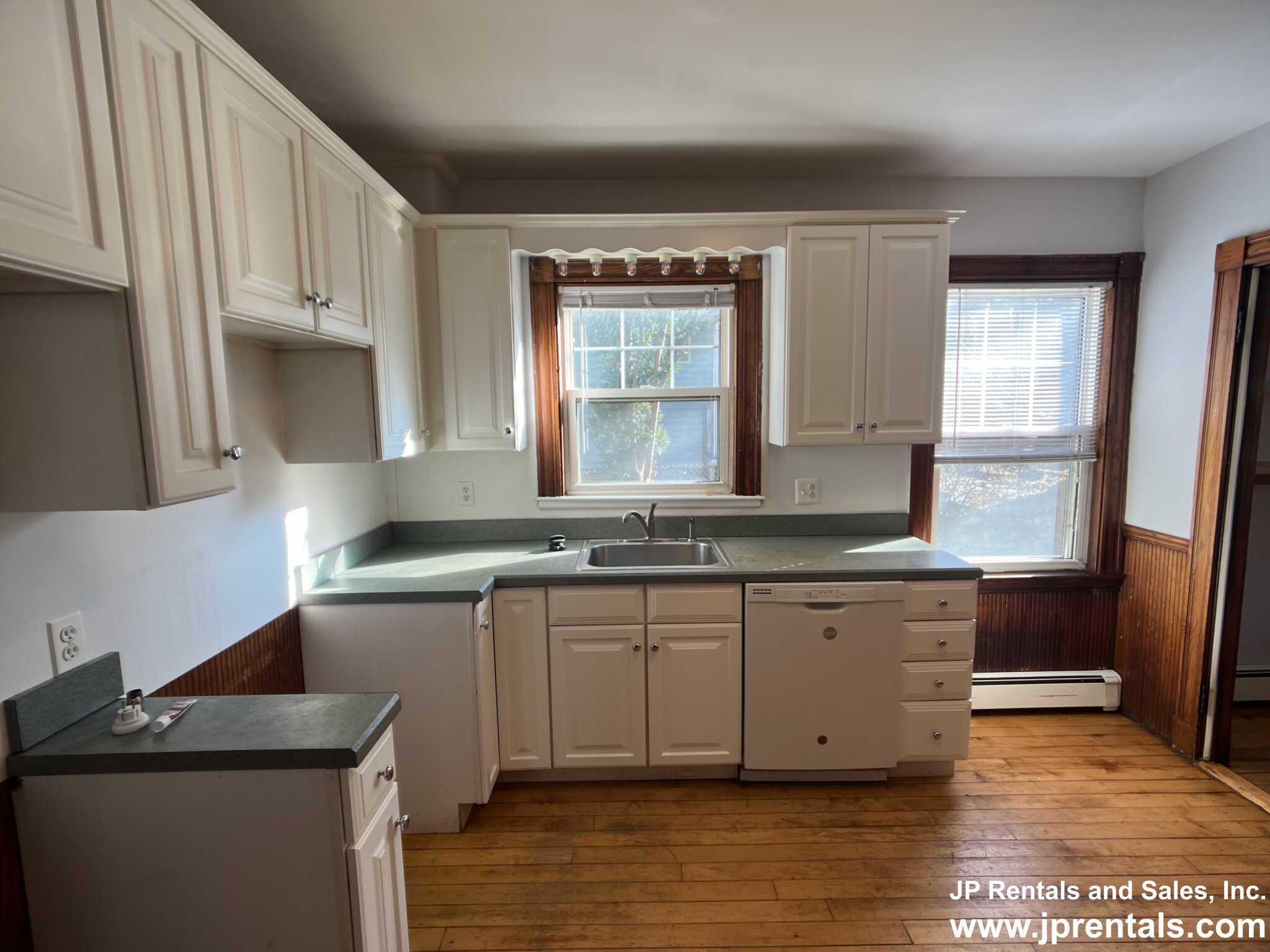 27 Rexhame St, Roslindale