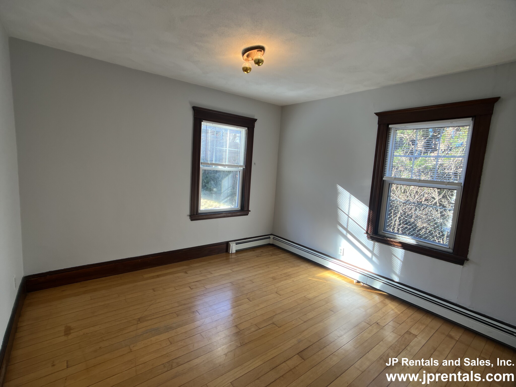27 Rexhame St, Roslindale