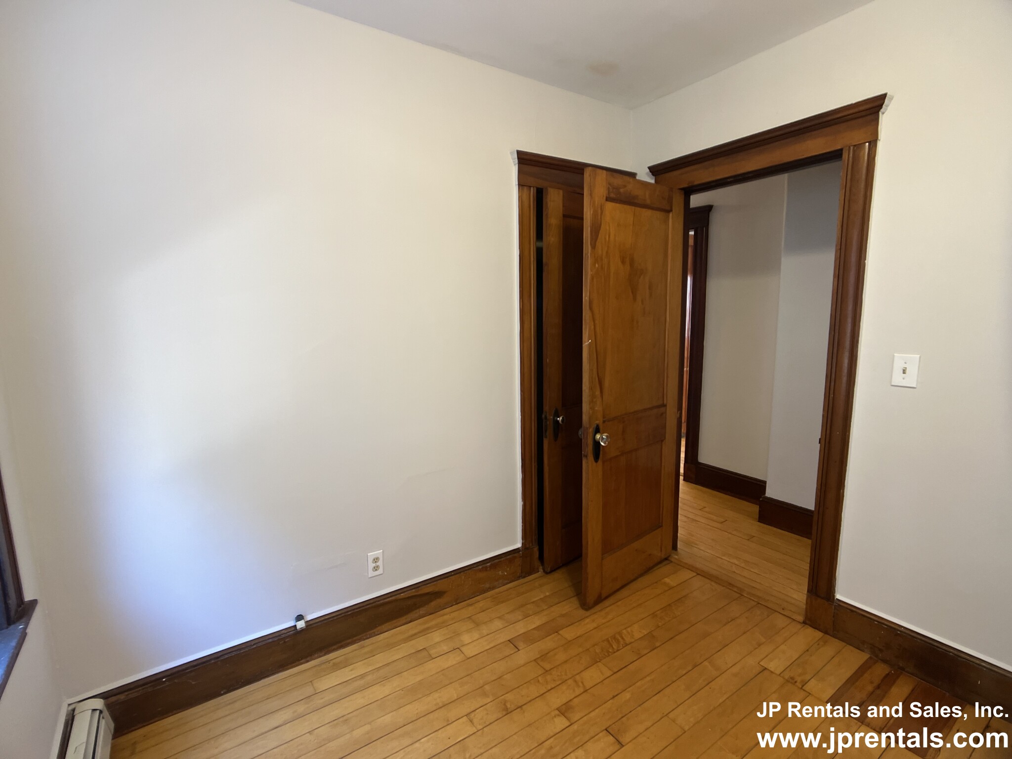 27 Rexhame St, Roslindale