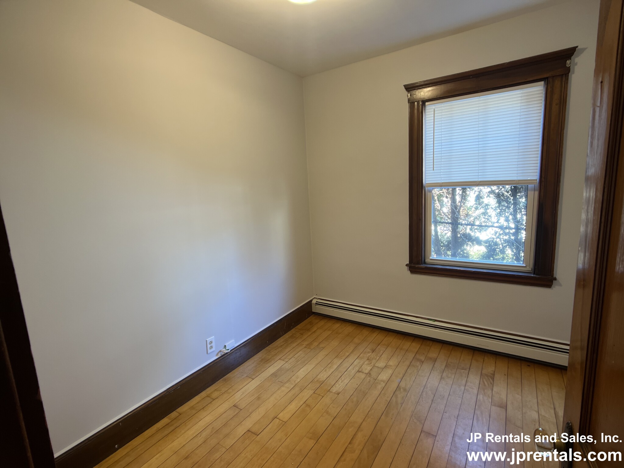 27 Rexhame St, Roslindale