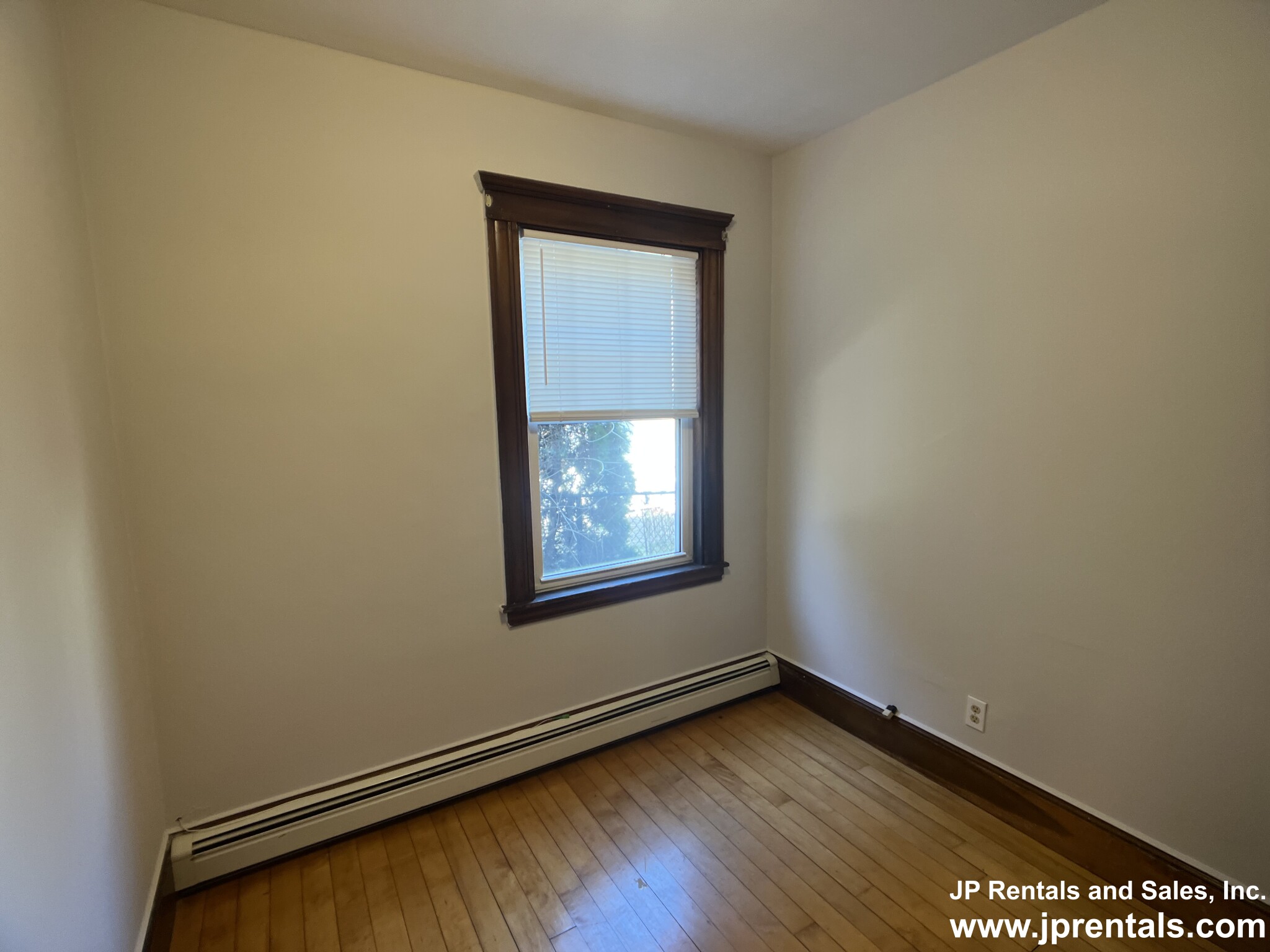 27 Rexhame St, Roslindale