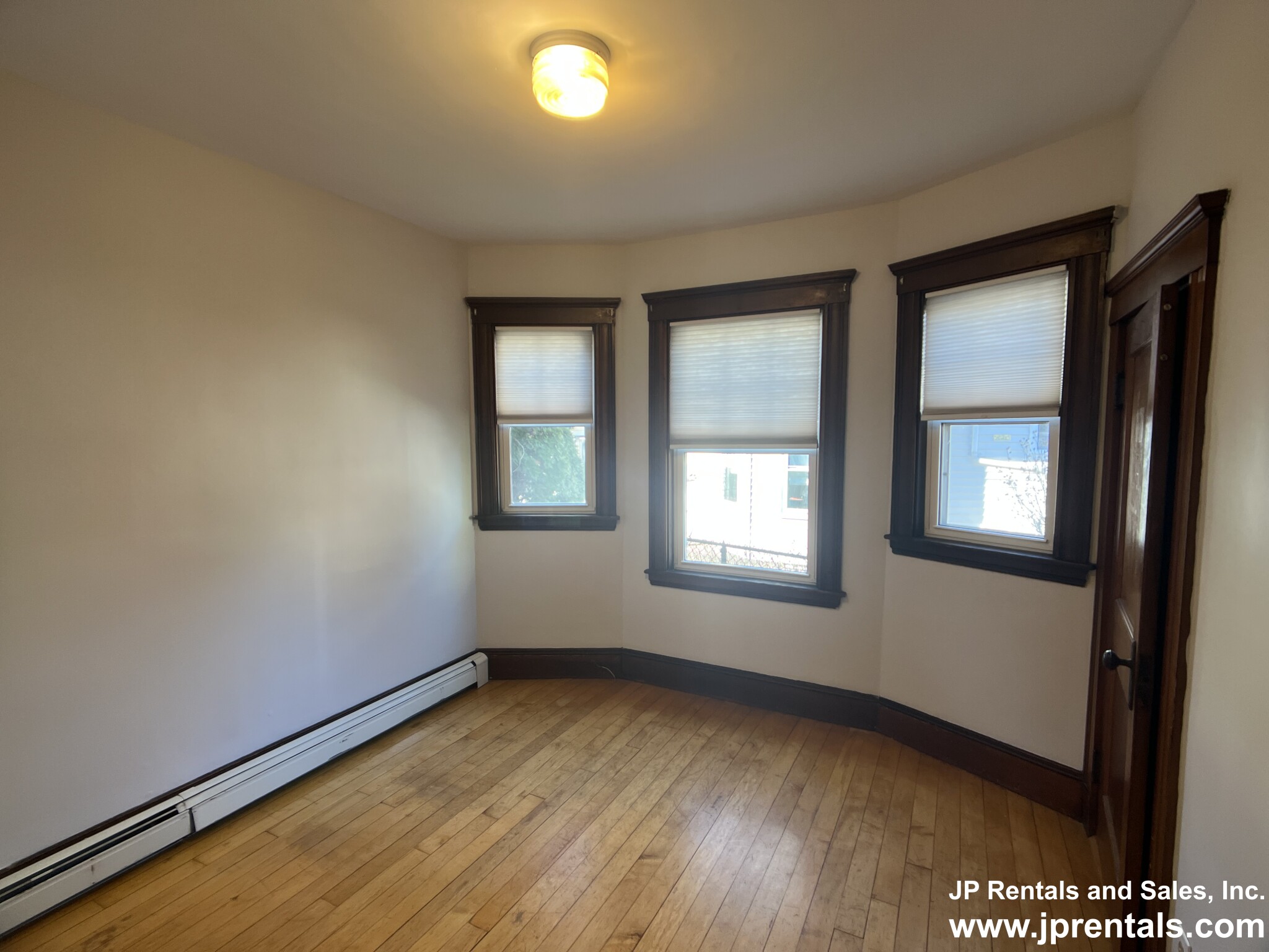 27 Rexhame St, Roslindale