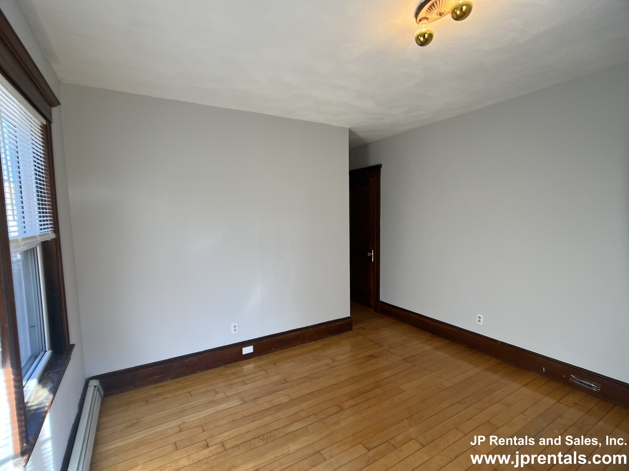 27 Rexhame St, Roslindale