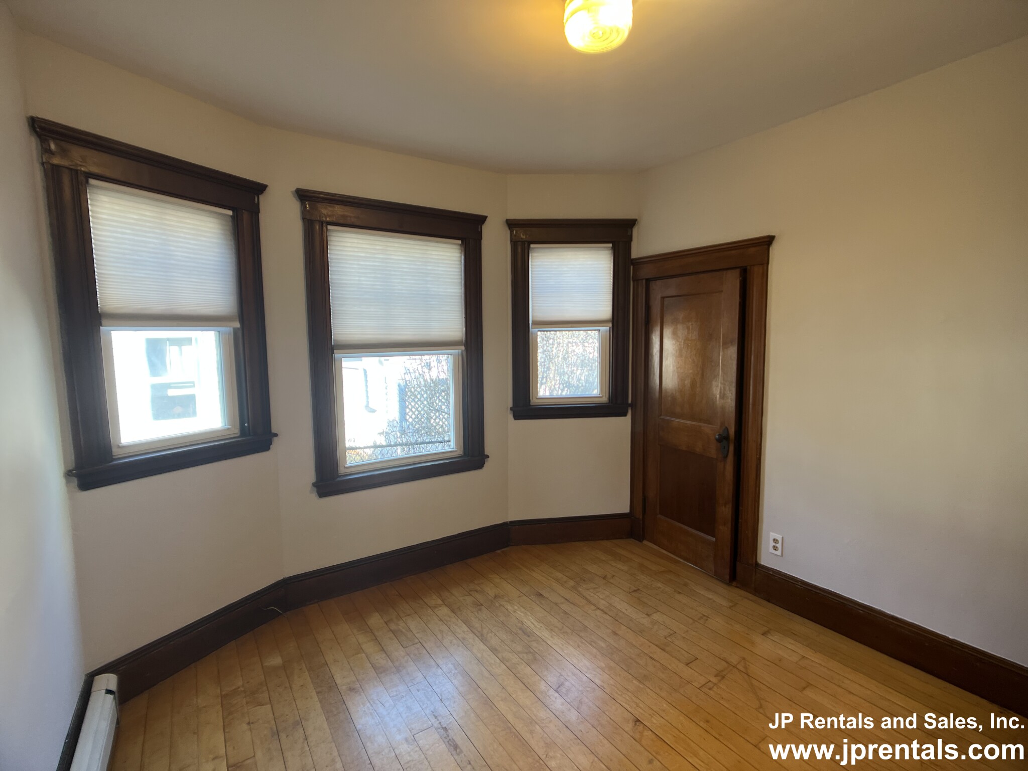 27 Rexhame St, Roslindale