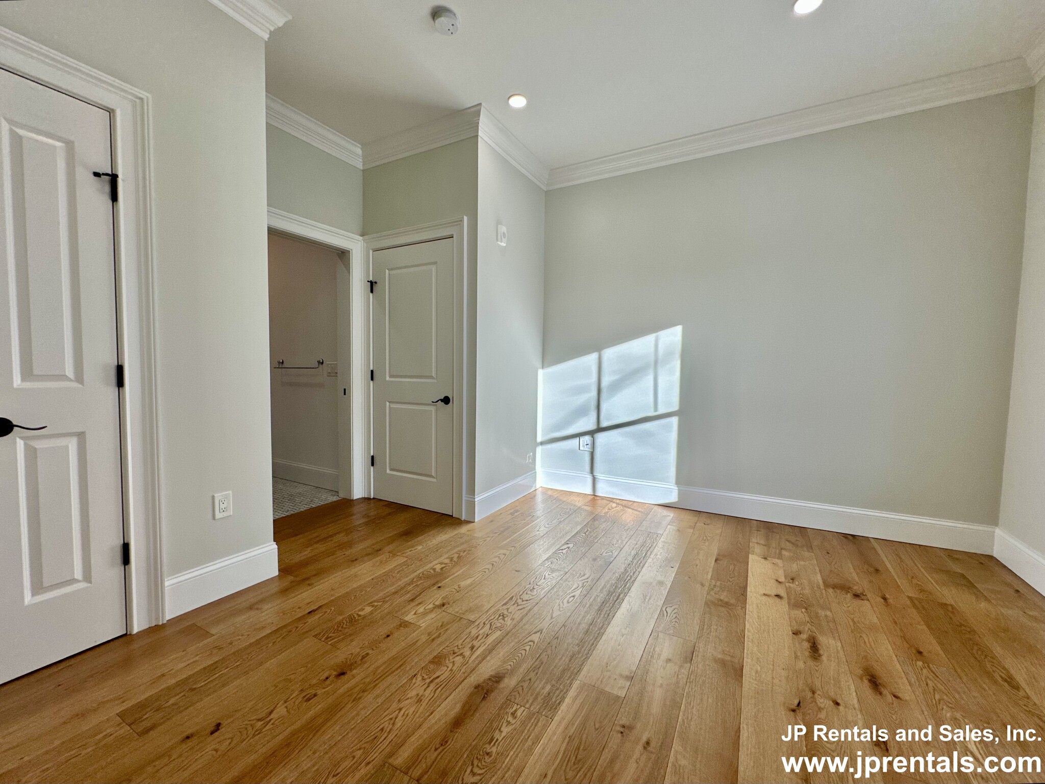 106 Forest Hills St, Jamaica Plain