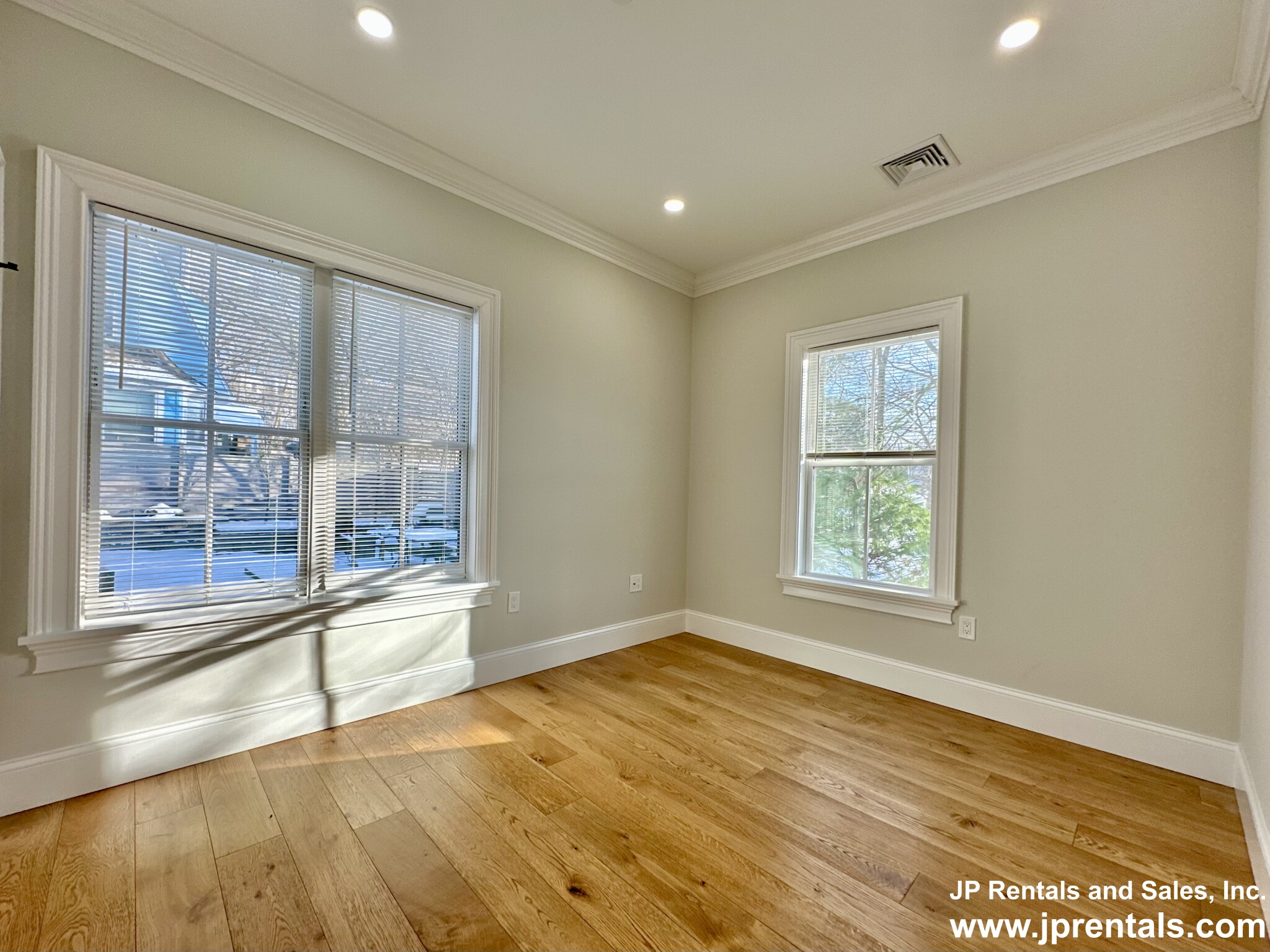 106 Forest Hills St, Jamaica Plain