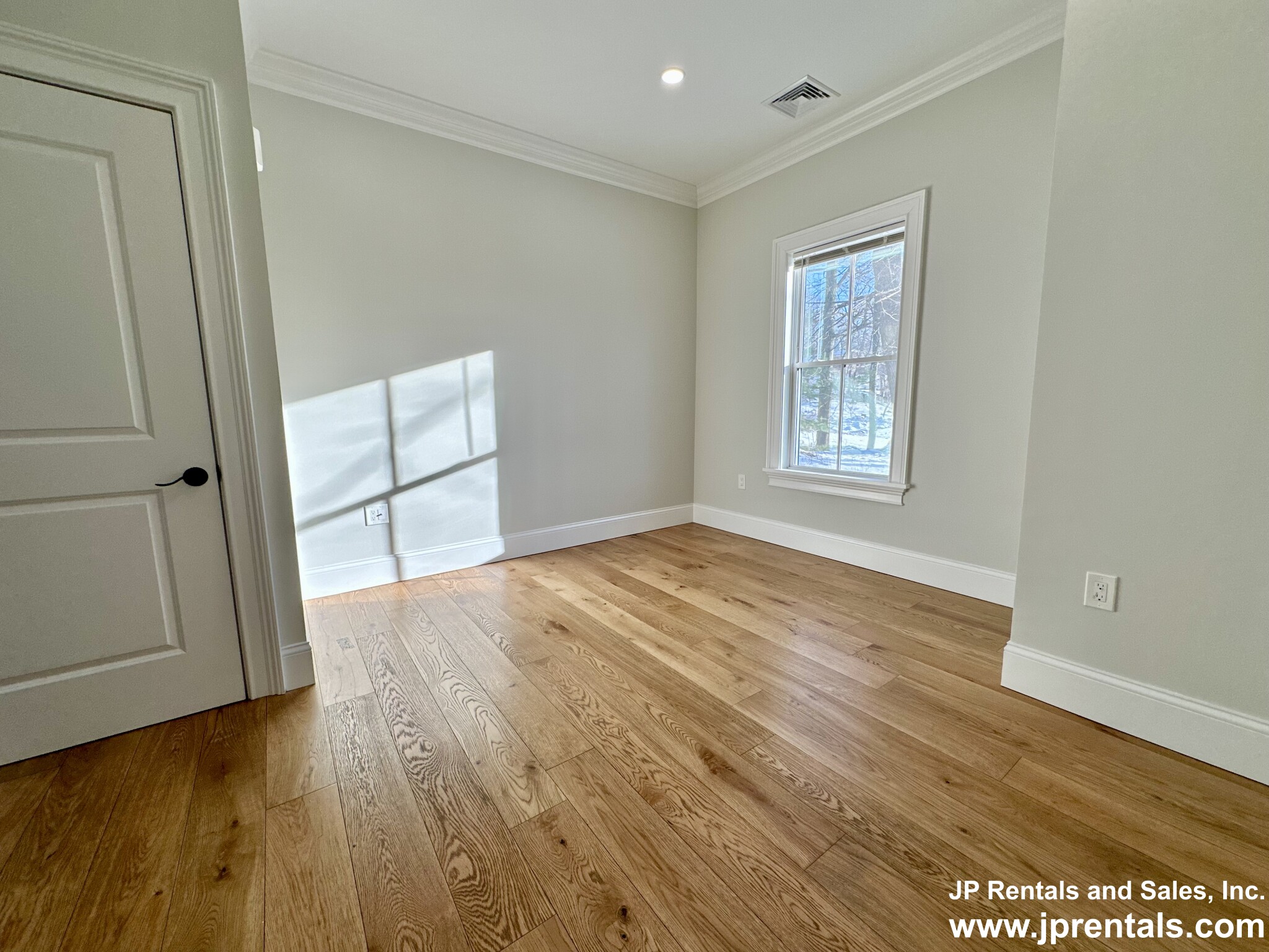 106 Forest Hills St, Jamaica Plain