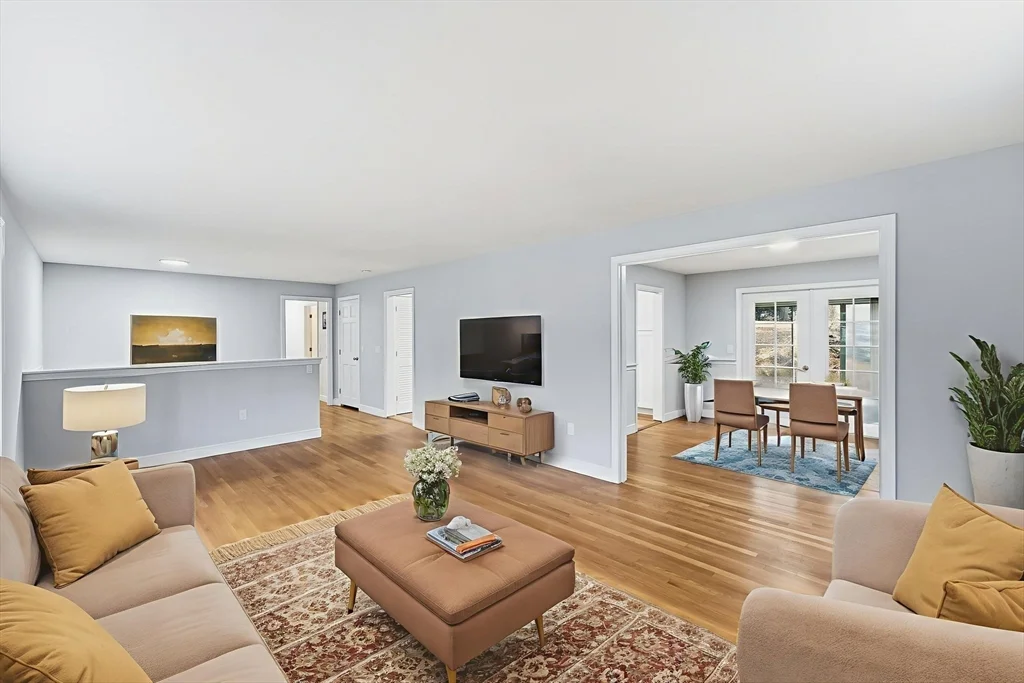 38 Juniper Ln, Holden