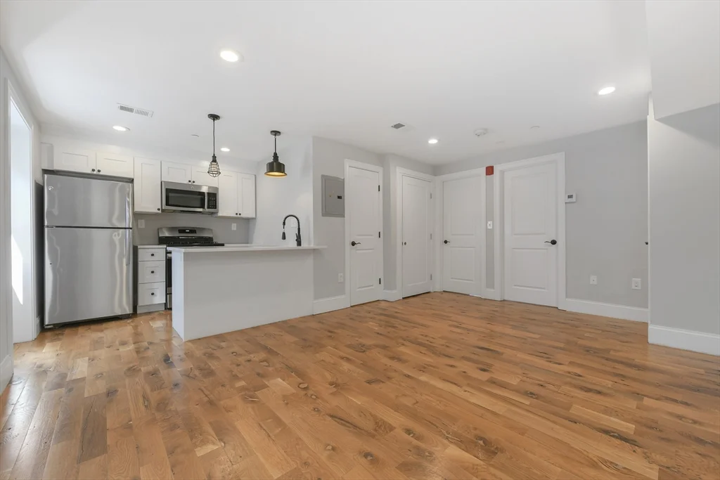 143 Everett St, East Boston