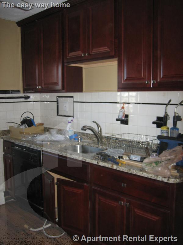 4 Goldsmith Ave, Tufts