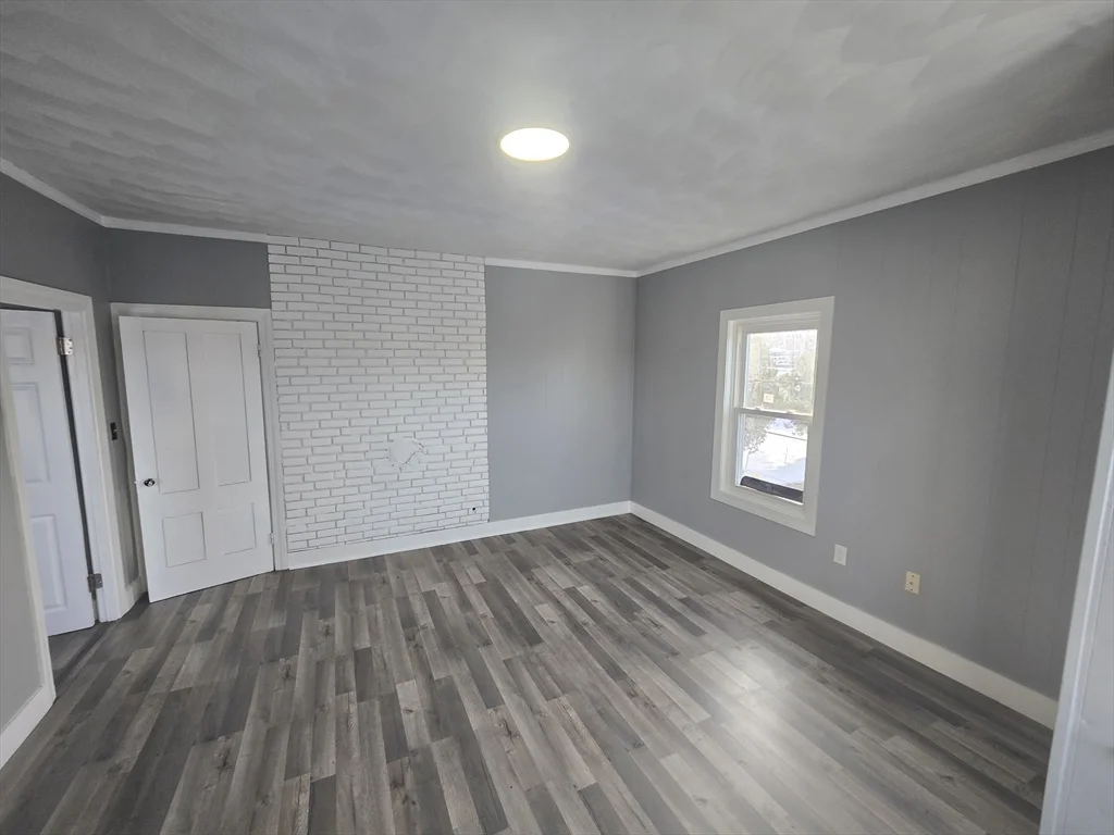 351 Tecumseh St, Fall River