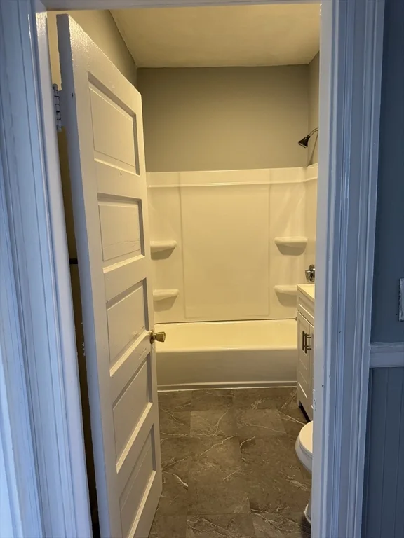 129 South Elm St, Bradford