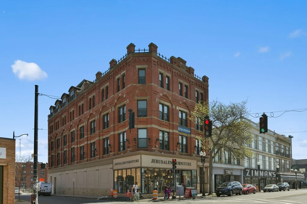 64 Market, Lynn