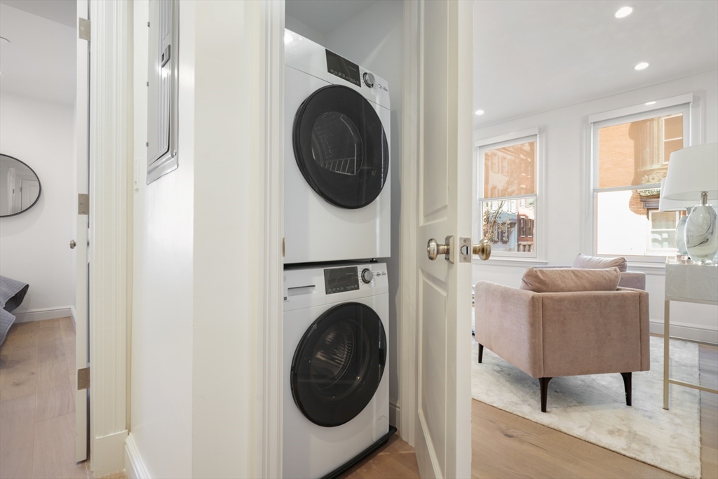 112 Myrtle, Beacon Hill