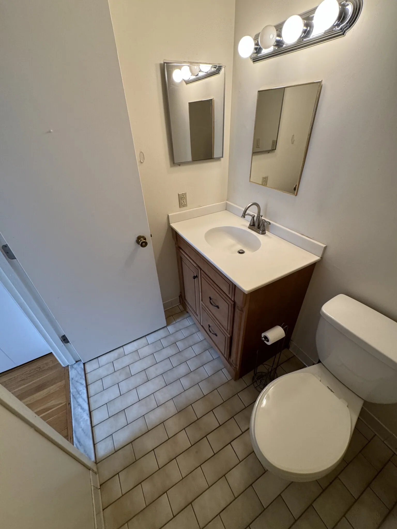 102 Gainsborough St, Fenway