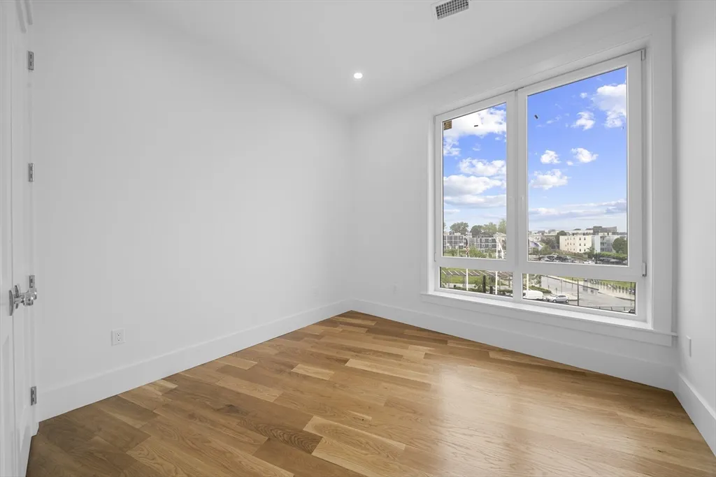 218 Old Colony Ave, South Boston