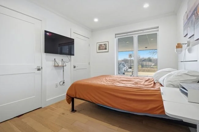 946 Saratoga St, East Boston