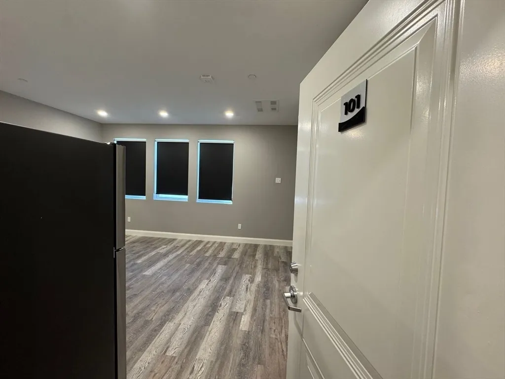 1473 N Shore Rd, Revere