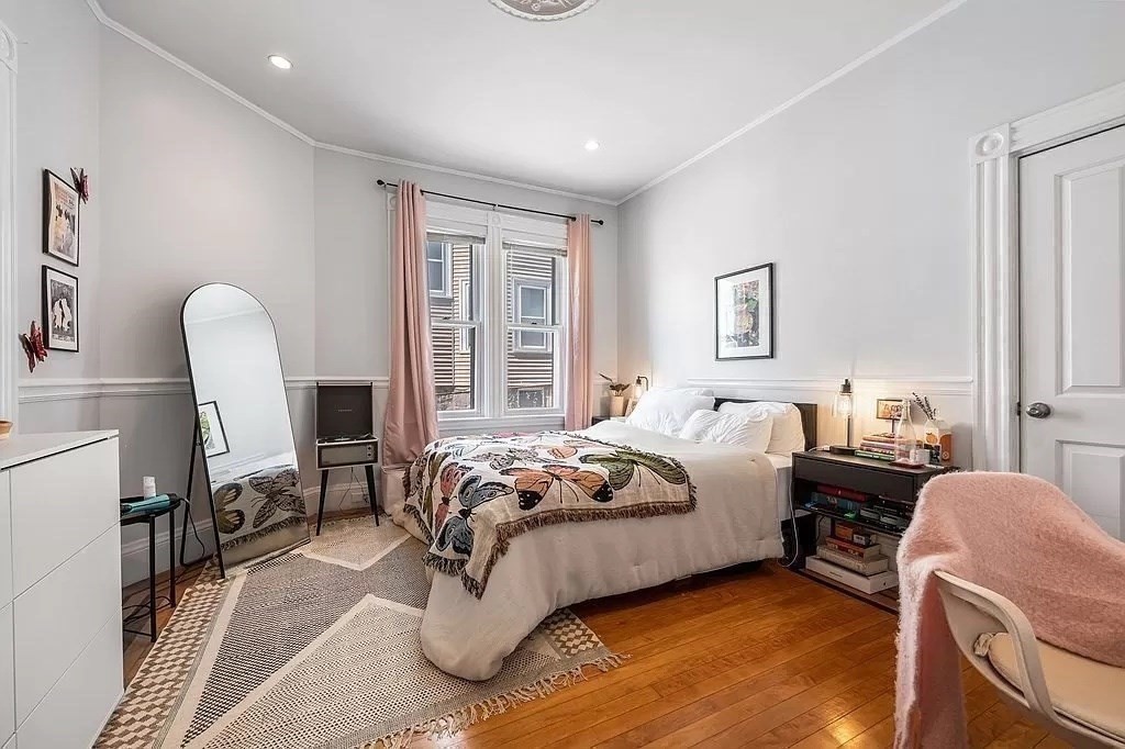 866 East 5th, South Boston