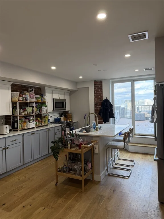 536 E Broadway, South Boston