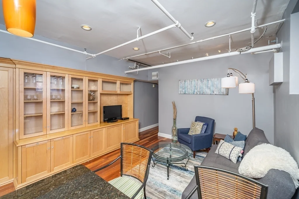 330 Dartmouth St, Back Bay