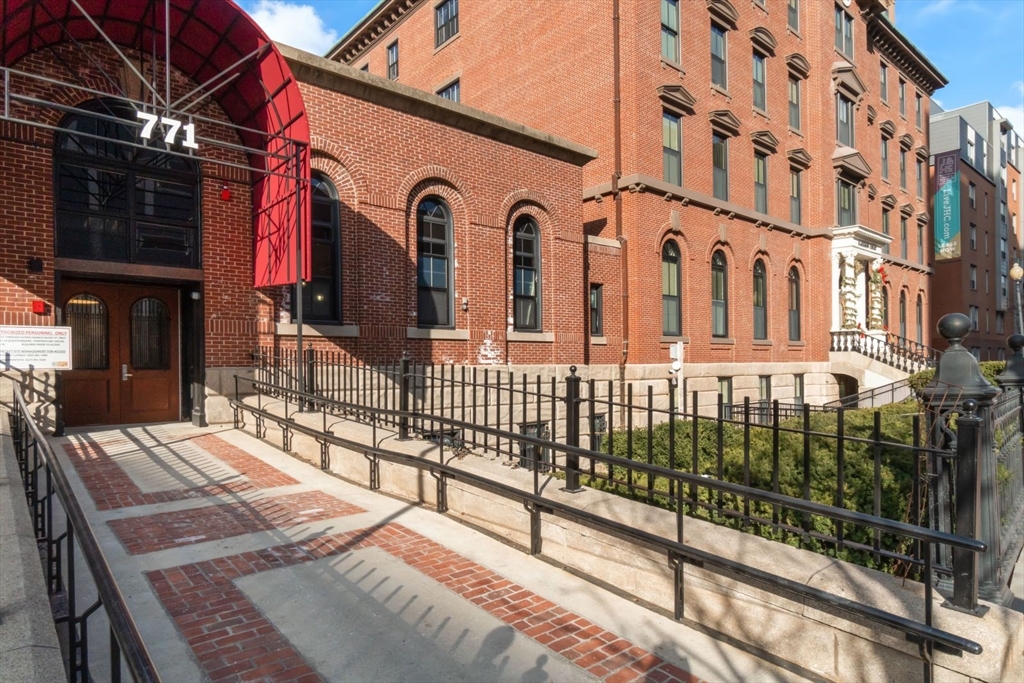 771 Harrison Ave, South End