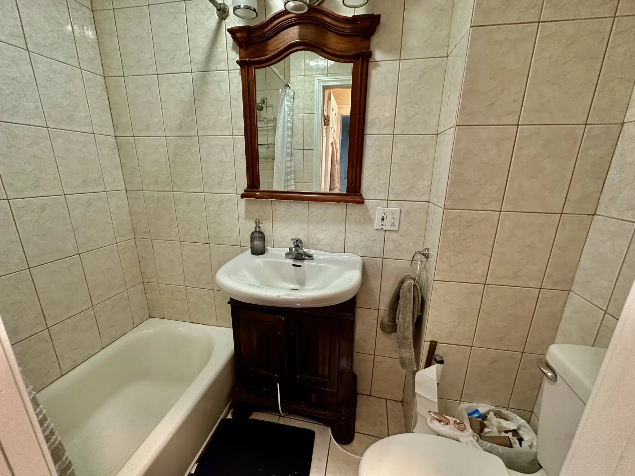 73 Thatcher St, North Brookline