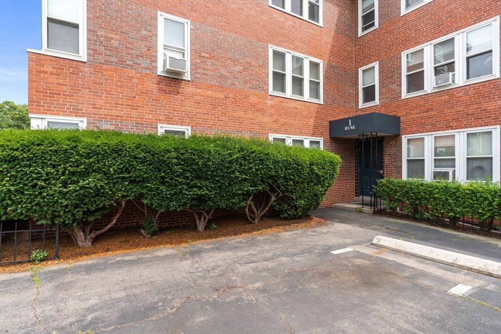 1 Twomey Ct, South Boston