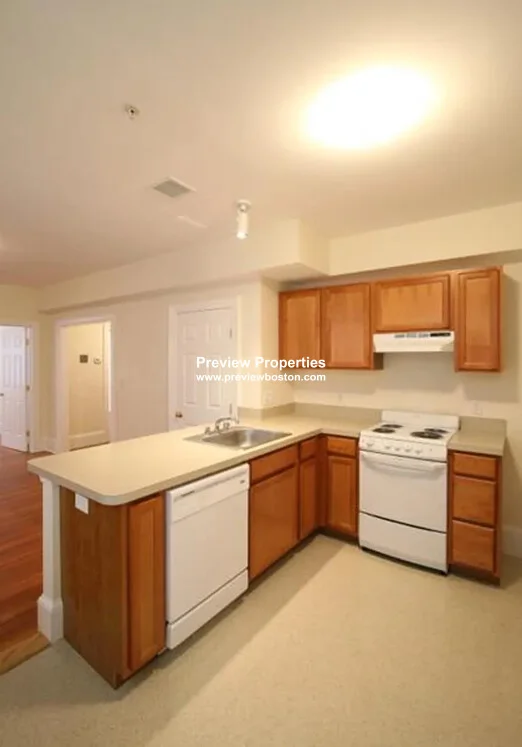 881 Massachusetts Ave, Mid Cambridge