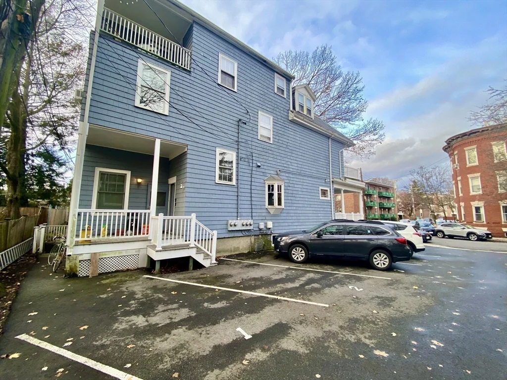 24 Grovenor Rd, Jamaica Plain