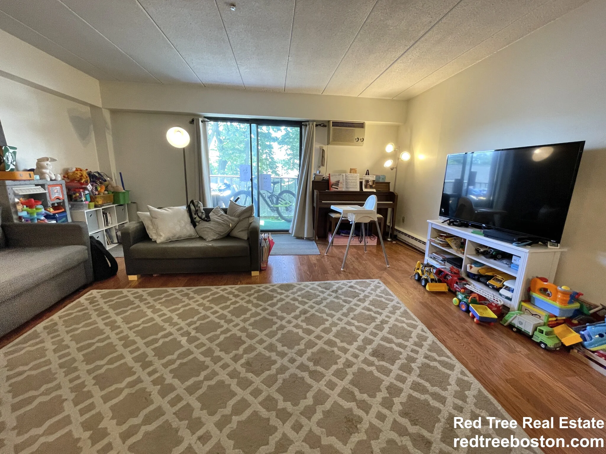 125 Pleasant St, North Brookline