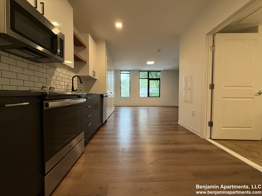 89 Brighton Ave, Allston