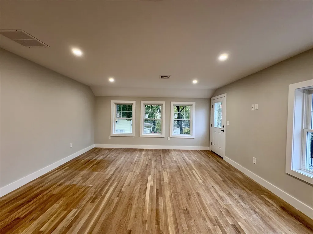 57 Salem St, Reading