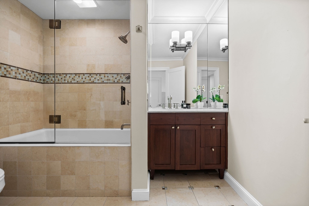 6 Edgerly Pl, Back Bay