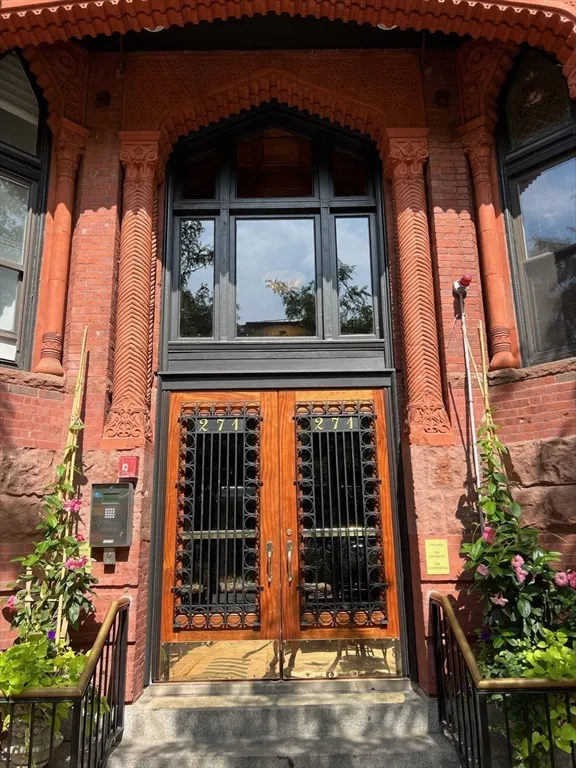 271 Dartmouth St, Back Bay