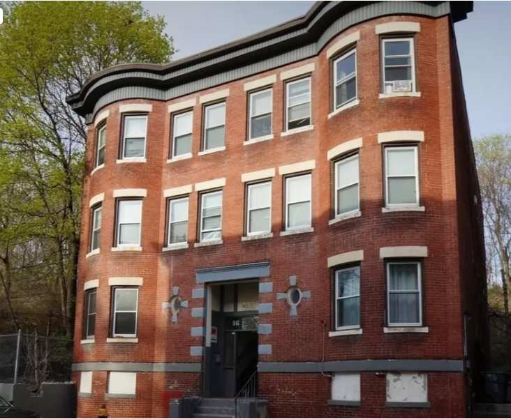 2 bed, 1 bath apartment for rent at 96 98 Woodledge Unit 1R, Allston — photo 11 of 12