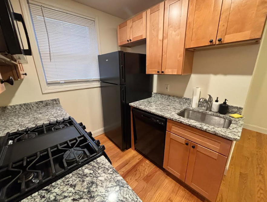 82 Sacramento St, Ward Two