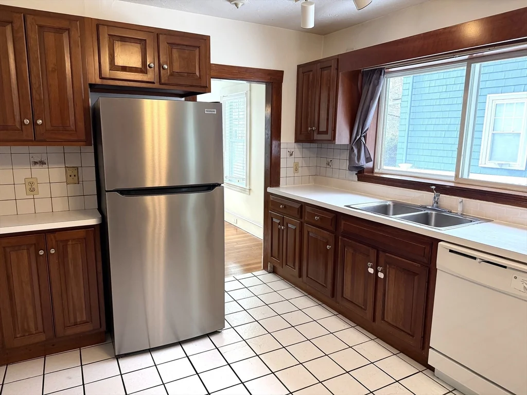 234 Brook Rd, Milton