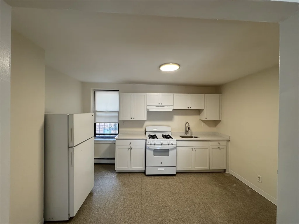 11 Victory Rd, Dorchester