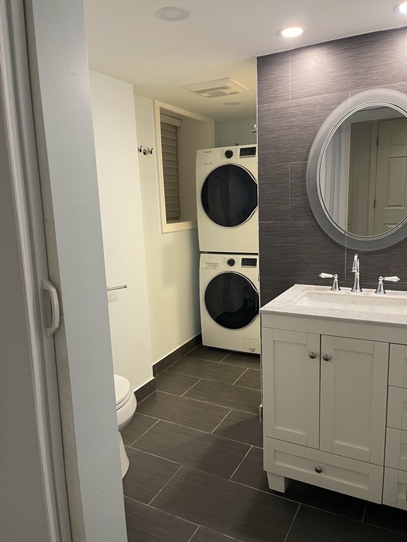 92 Green St, Charlestown