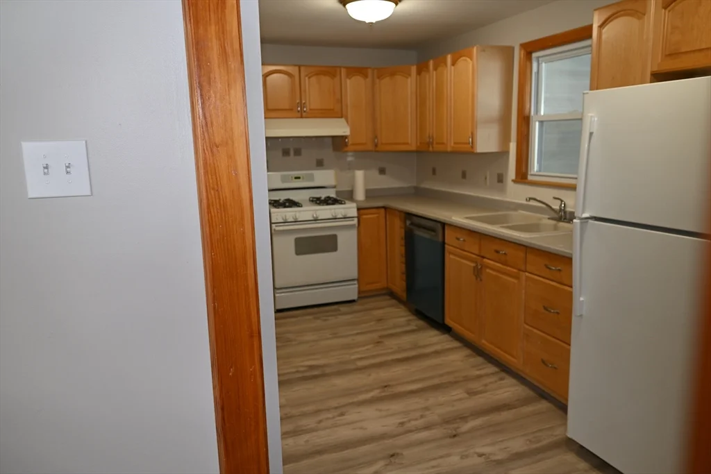 65 Lowell St, Methuen