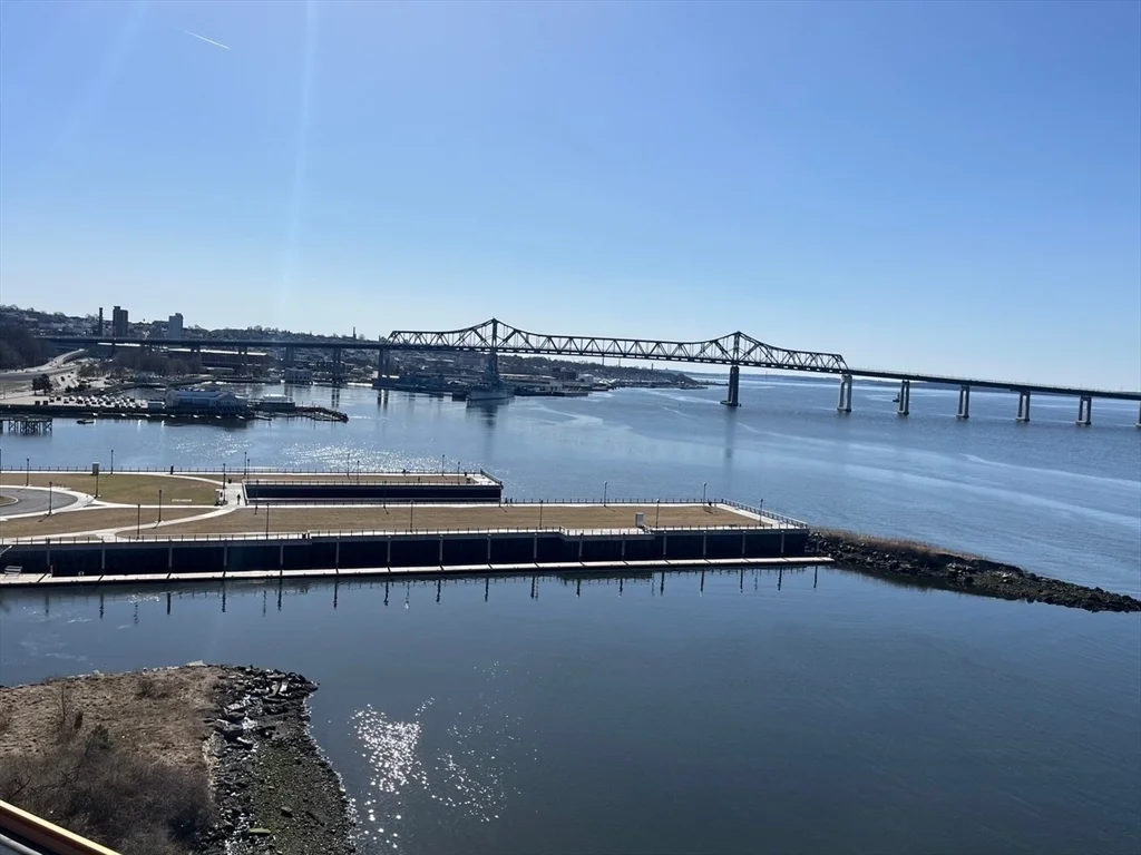 750 Davol St, Fall River