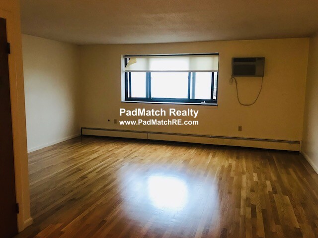 Studio bed, 1 bath apartment for rent at 805 Mount Auburn St Unit 33, Watertown