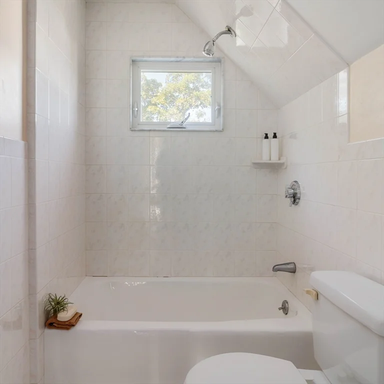 87 College Ave, Medford