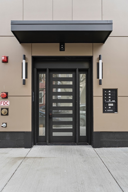 8 Mercer St, South Boston