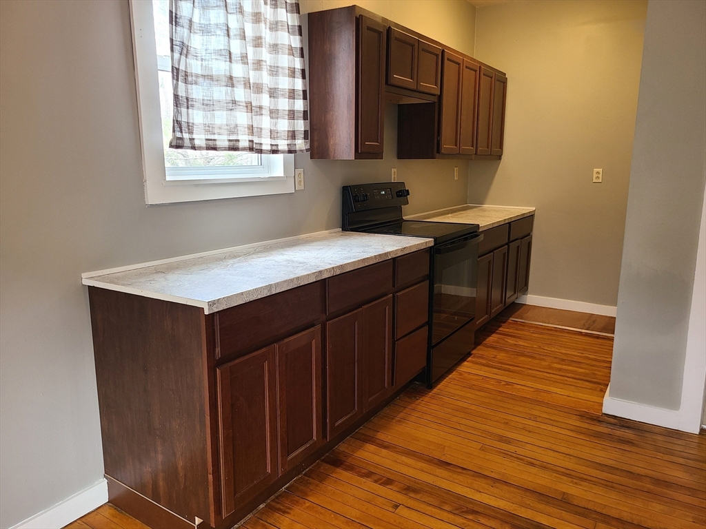 29 Franklin St, Whitman