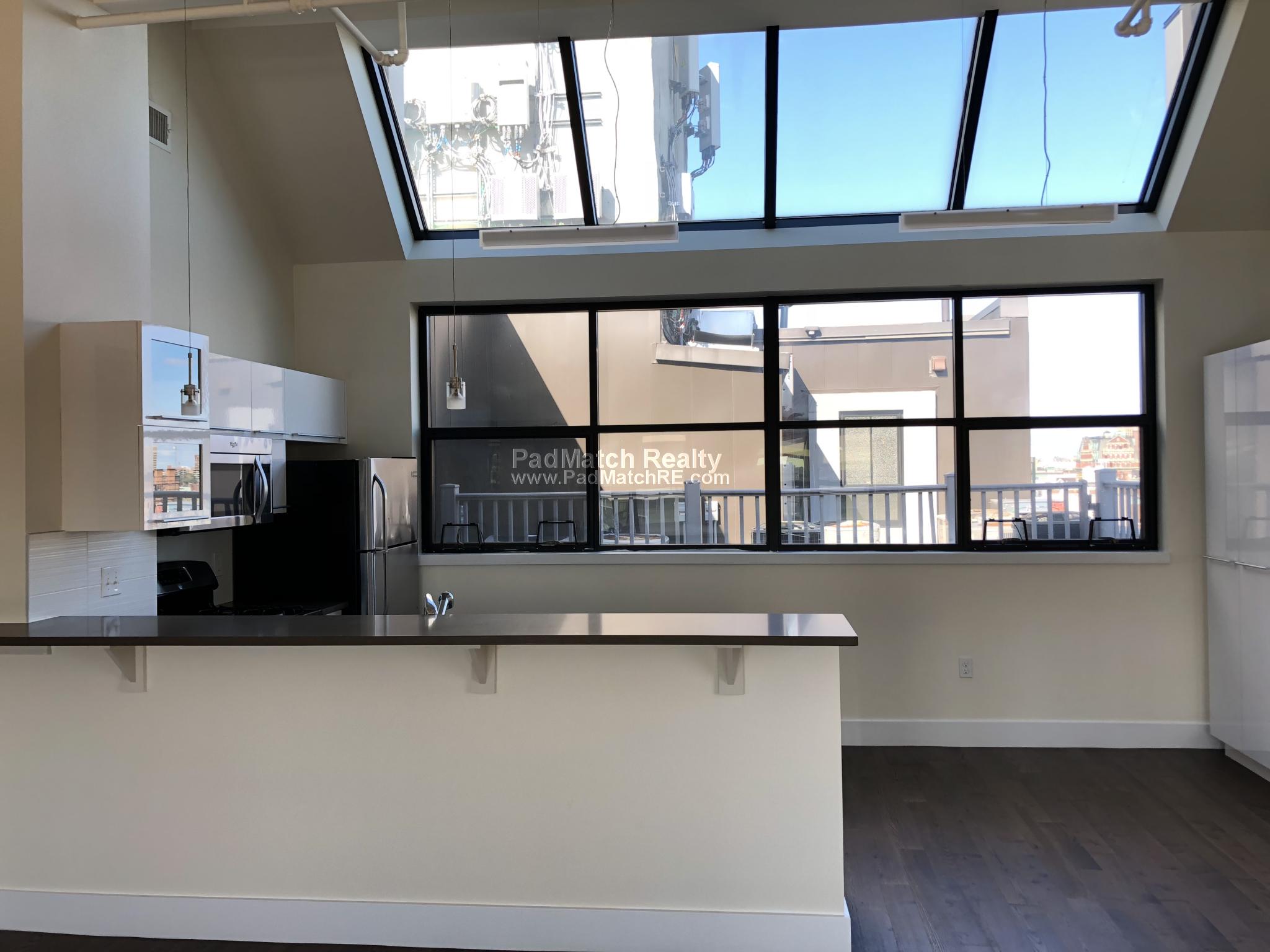 1126 Boylston St, Fenway